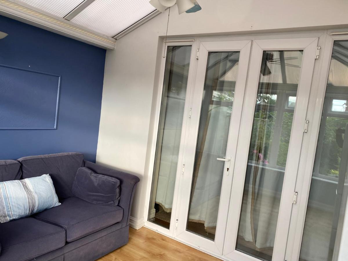 Grace Haven Villa Farnworth Exterior foto